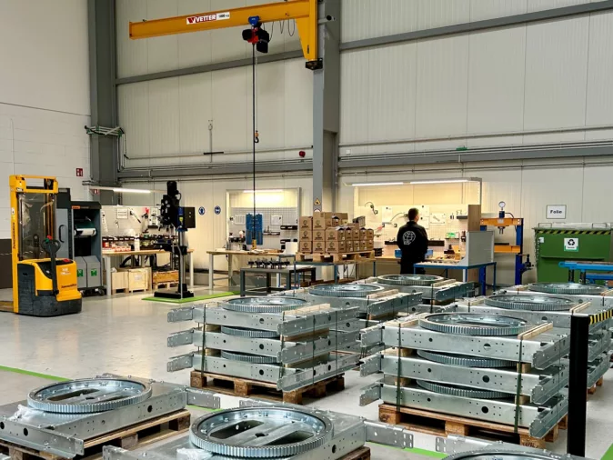 Herstellung eines Keramik-Hybridlagers bei KIS